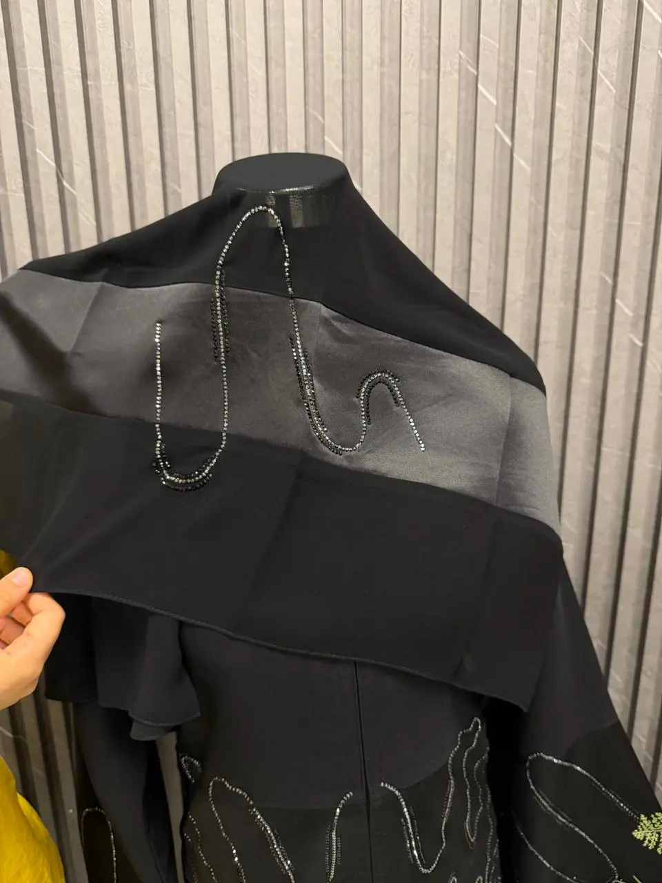 Straight Abaya with premium Stonework on the sleeves and torso - Image 3